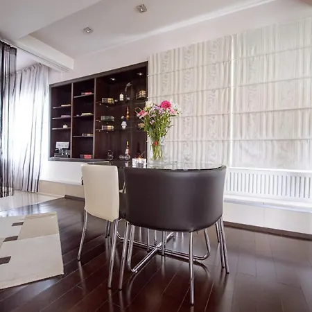 Panoramic Oasis Apartment *